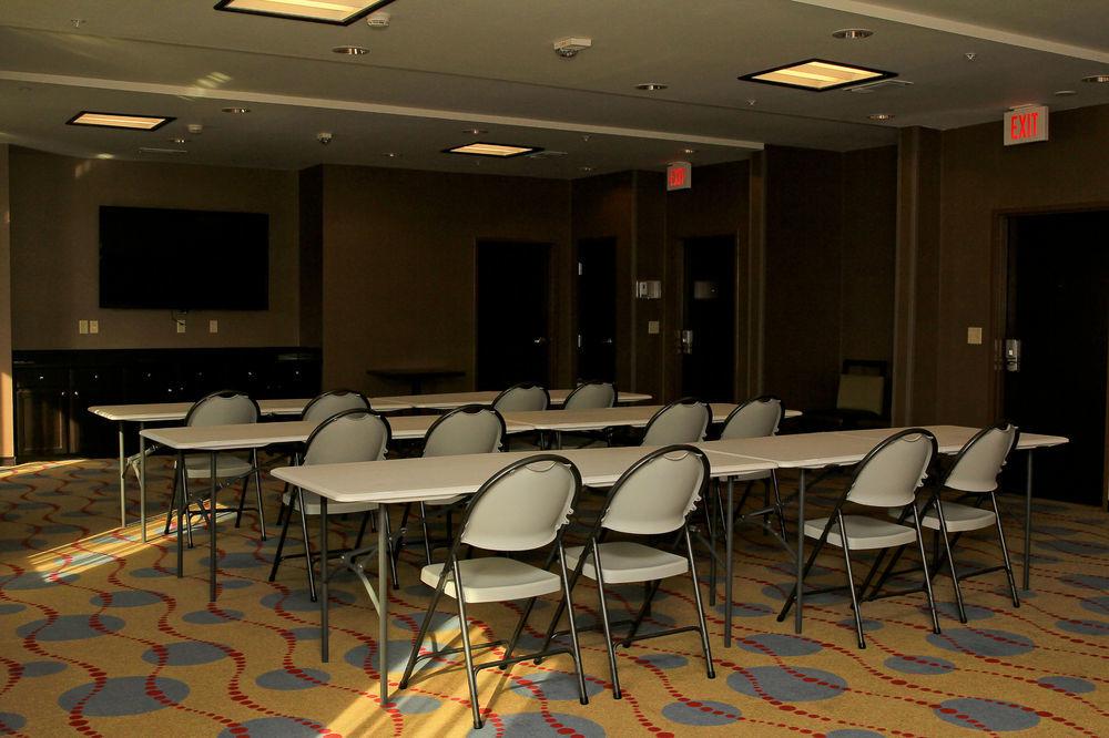Holiday Inn Express Hotel & Suites Floresville By Ihg Dış mekan fotoğraf